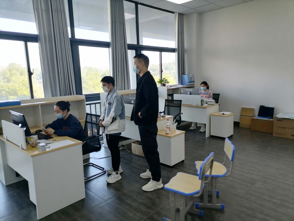 师生心连心 疫情防控我们在行动——开云手机在线公共管理系停课不停学