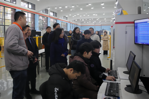 省总工会党组成员、副主席， 省产改协调小组办公室副主任宋峥嵘一行来开云手机在线督查指导