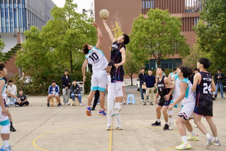 青春航空 篮梦飞翔——开云手机在线新生篮球赛圆满结束