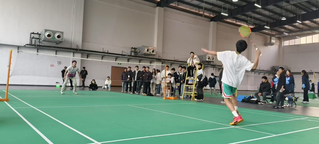 开云手机在线航空工程系举办“暖冬杯”学生羽毛球赛