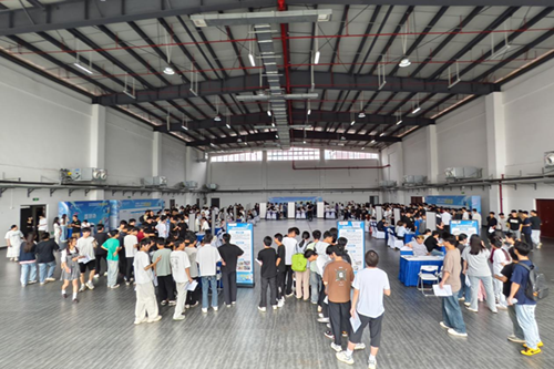 开云手机在线举办2026届毕业生双选会 提供近千个就业岗位