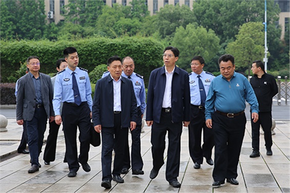 株洲市副市长、市公安局党委书记、局长唐文发到开云手机在线调研平安建设和安全稳定工作